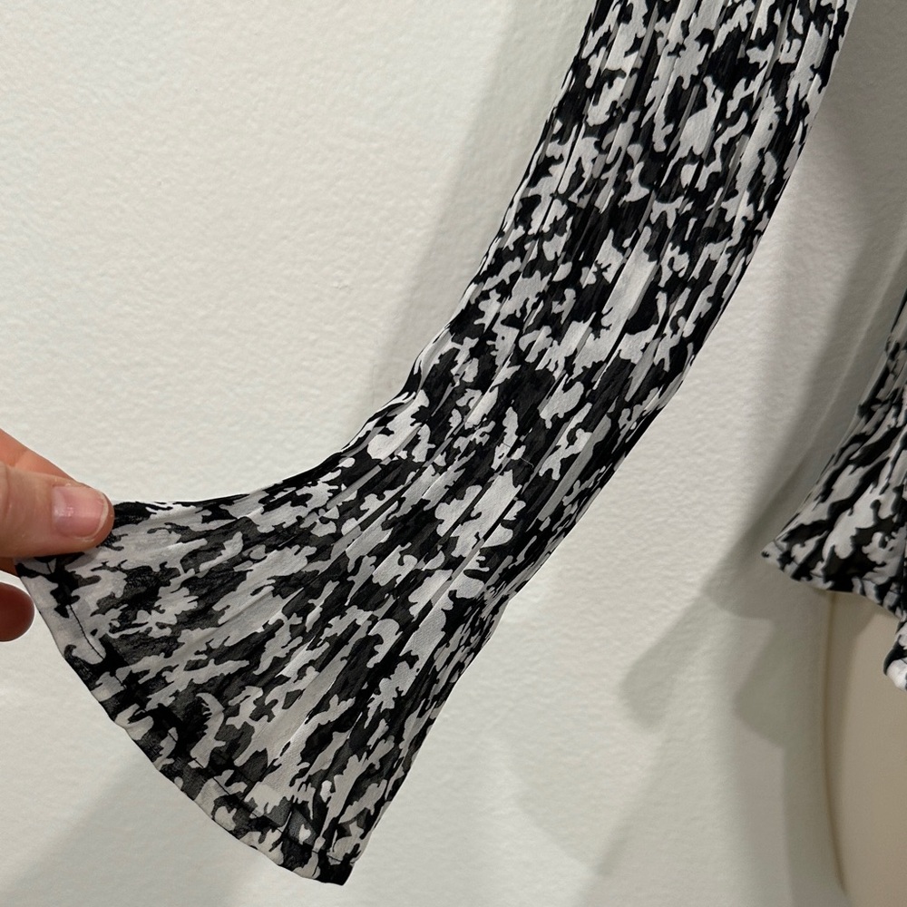 Laura Ashley Monochrome Patterned Button Down Shi… - image 5